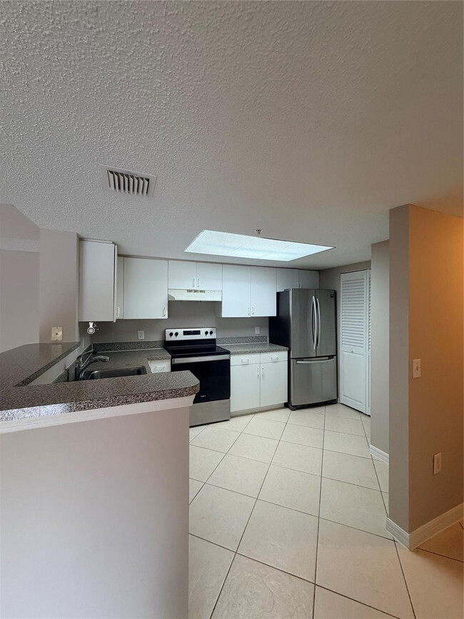 Building Photo - 5025 Wiles Rd