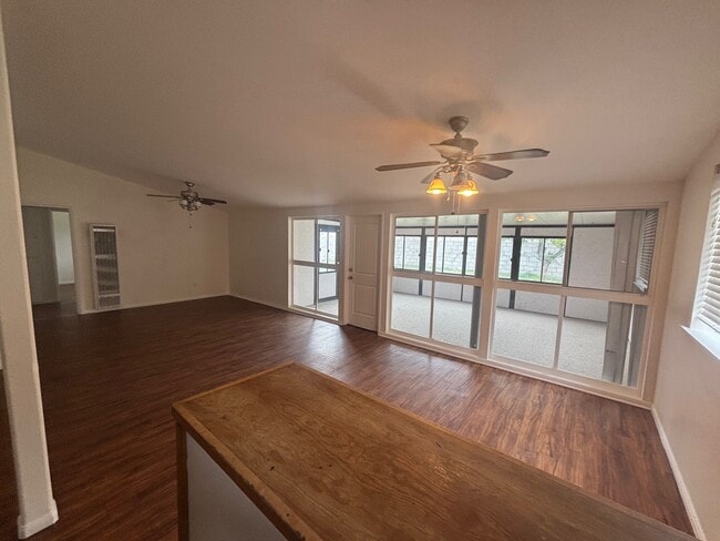 Building Photo - 379 Roberts Ave