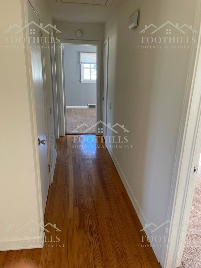 Building Photo - 3-Bedroom Brick Home in Top School Distric...