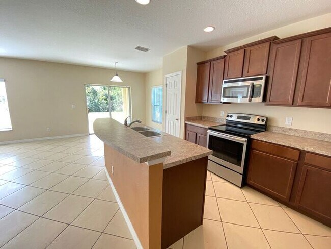 Building Photo - Mallard Pond-3528 Saxony Lane St. Cloud, FL 34772