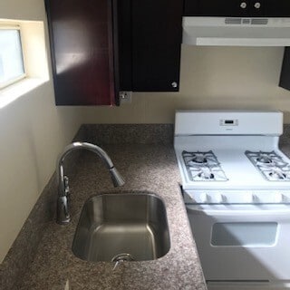 Building Photo - Nice 2 Bedroom House