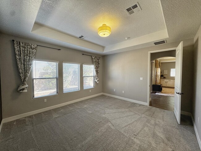 Building Photo - 6801 Prom Ave NE