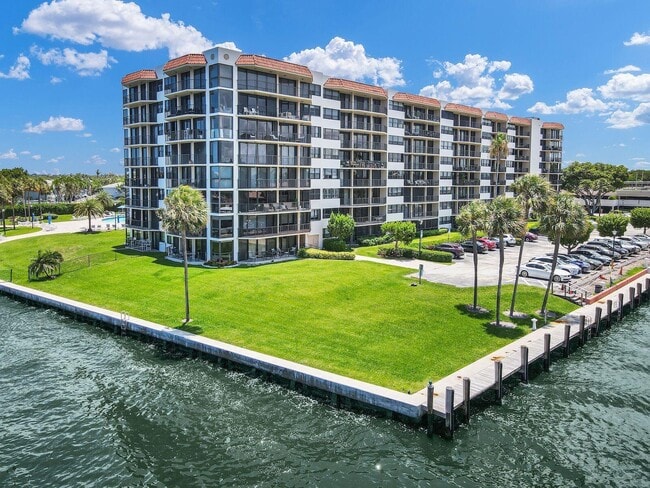 Building Photo - 859 Jeffery St