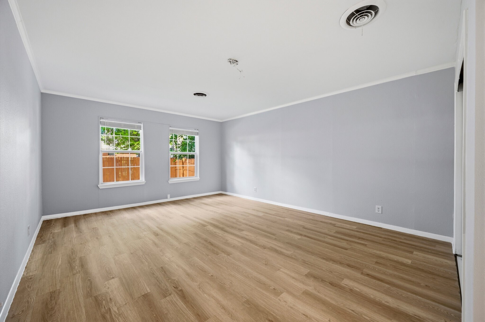 Building Photo - 1206 Bandera Ln