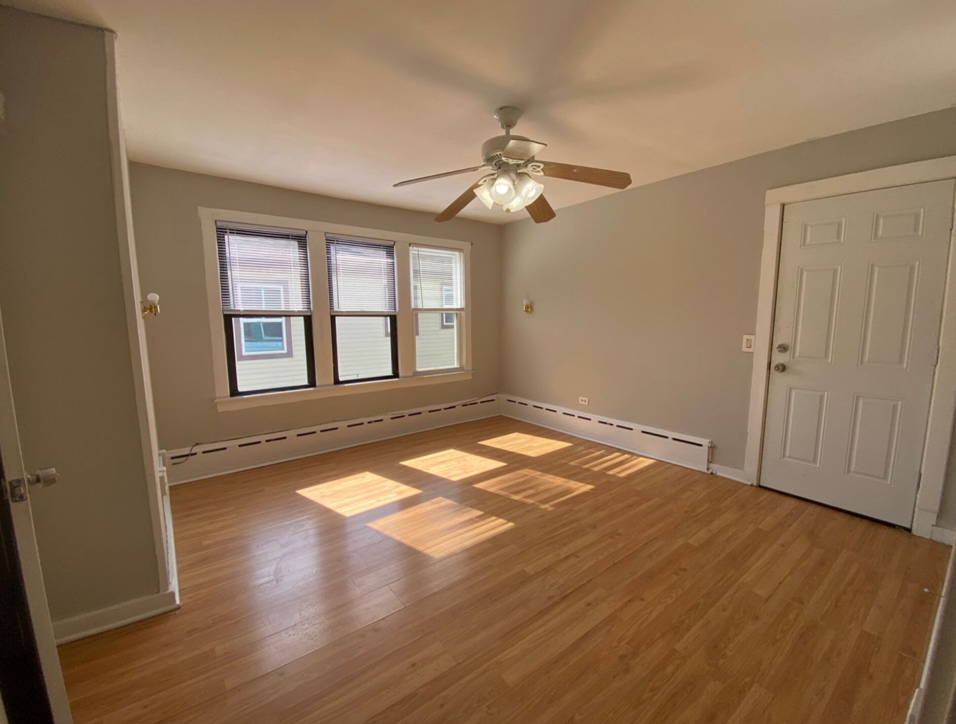 Building Photo - 4210 N Kilpatrick Ave