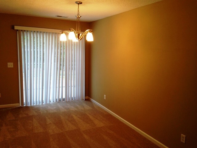 Building Photo - 128 Willowbend Ln