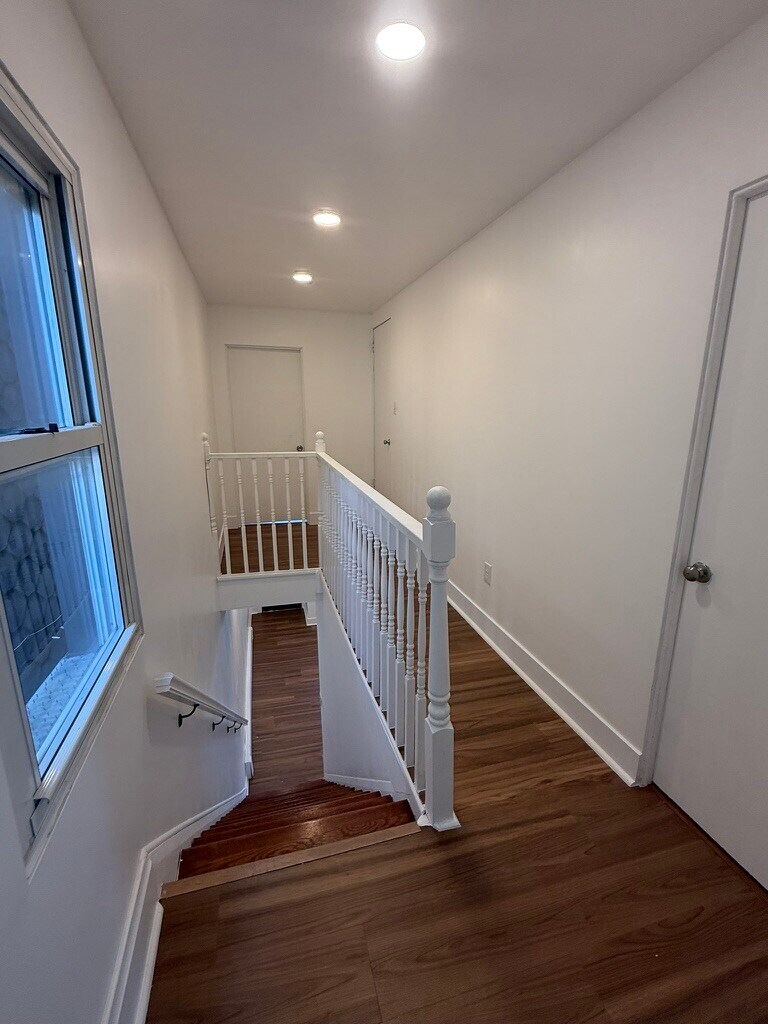 Building Photo - 4928 Sciota St