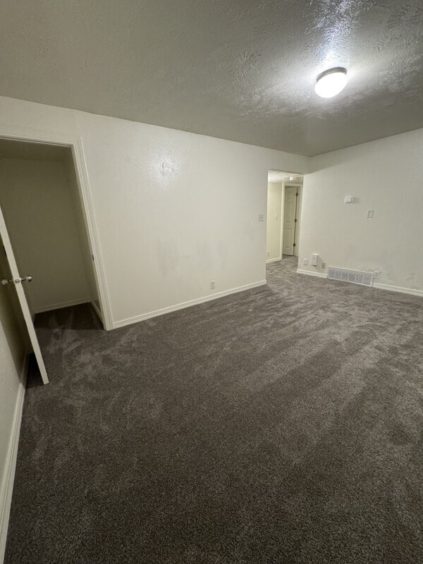 Building Photo - 95 S 600 E