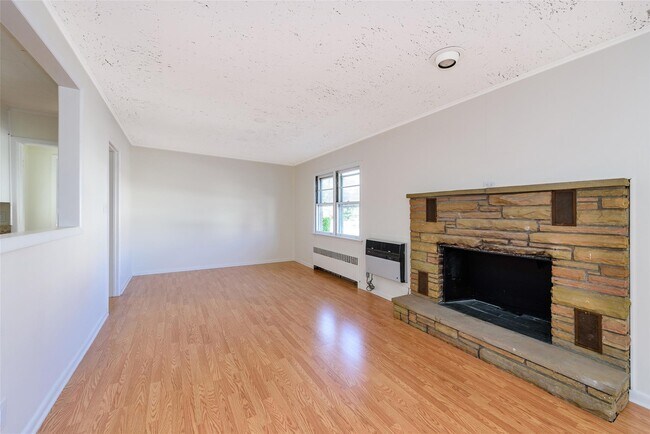 Building Photo - 101 Troy Ave