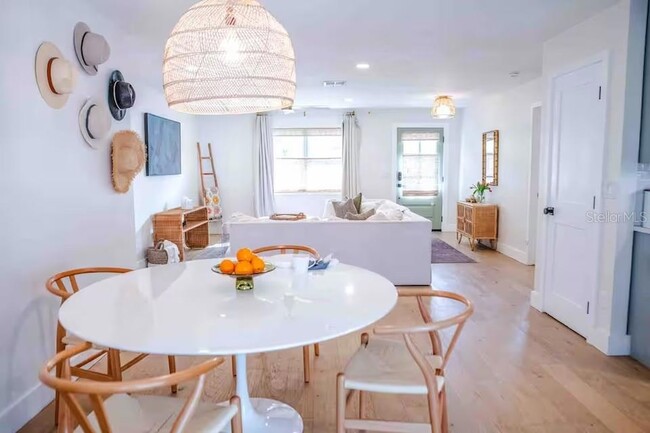 Building Photo - 2433 Lydia Way