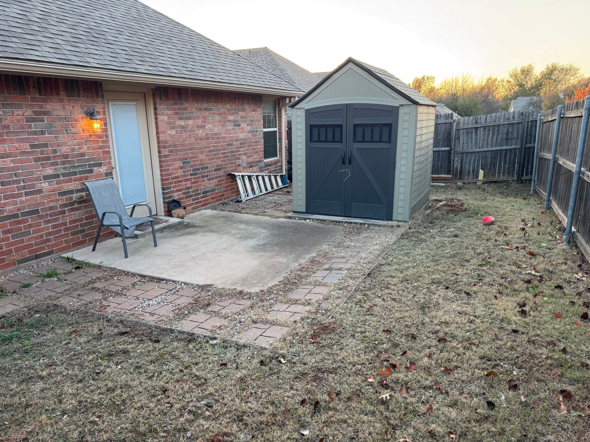 Building Photo - 2321 Golden Ln