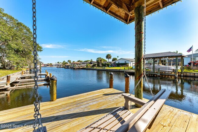 Building Photo - 445 Diana Blvd