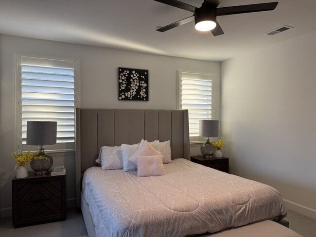 Building Photo - Beautiful 5-Bedroom Home with Solar