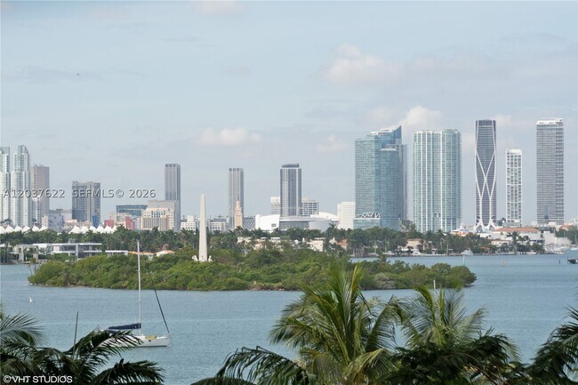 Building Photo - 1500 Bay Dr E