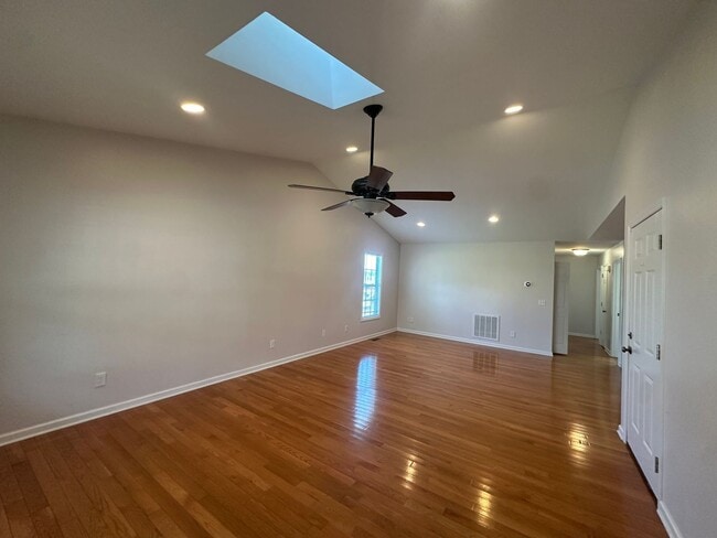 Building Photo - Marion Duplex Rental!