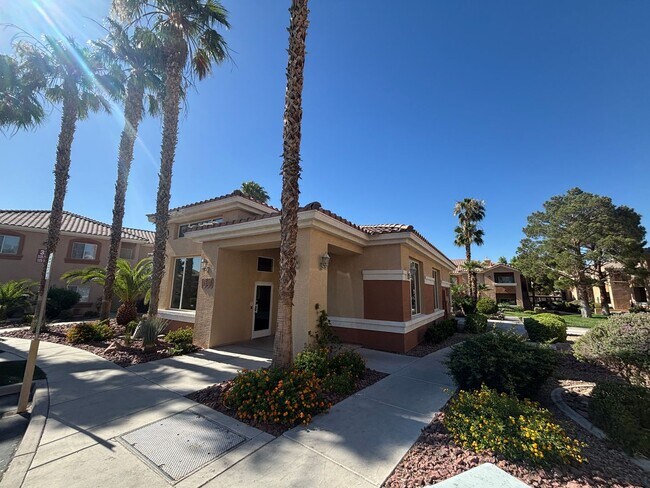 Building Photo - 1050 E Cactus Ave
