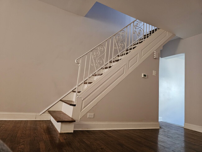 Building Photo - 2217 Earp St