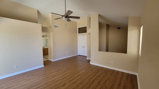Building Photo - 3143 Mariposa Ave