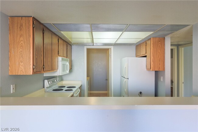 Building Photo - 6750 Del Rey Ave