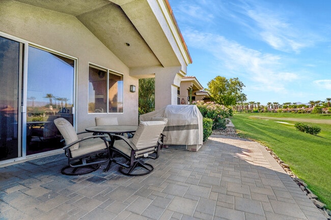 Building Photo - 496 Desert Holly Dr