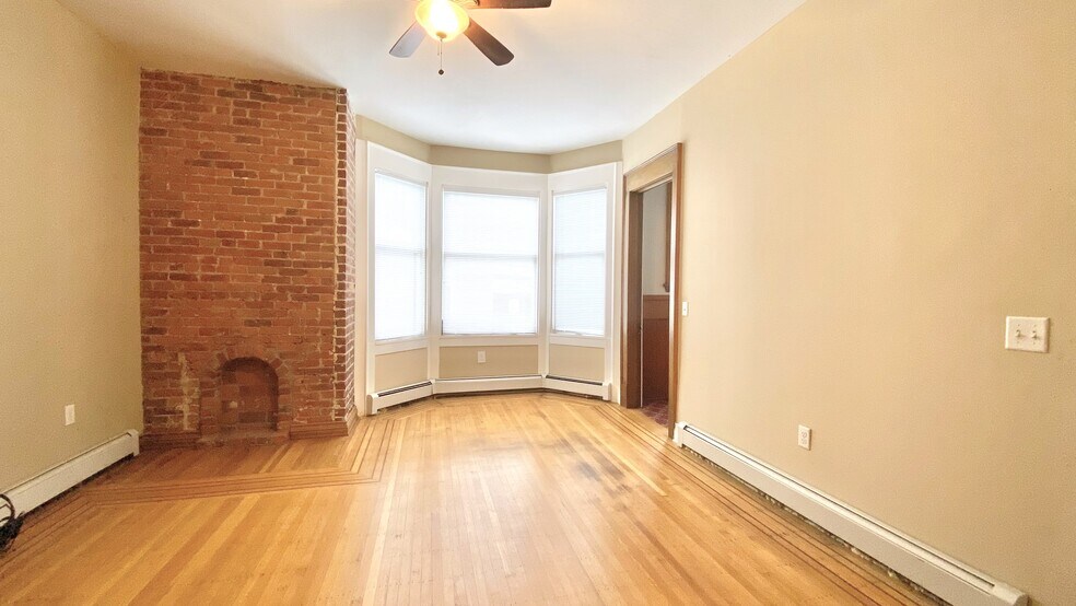 Building Photo - 361 Bates Ave
