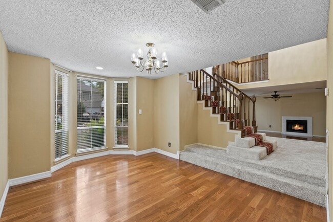 Building Photo - Charming 2 Story on Corner Lot