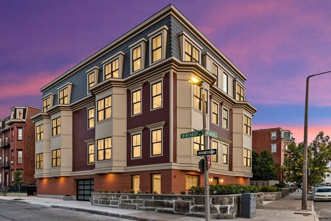 Building Photo - 124 Warren St