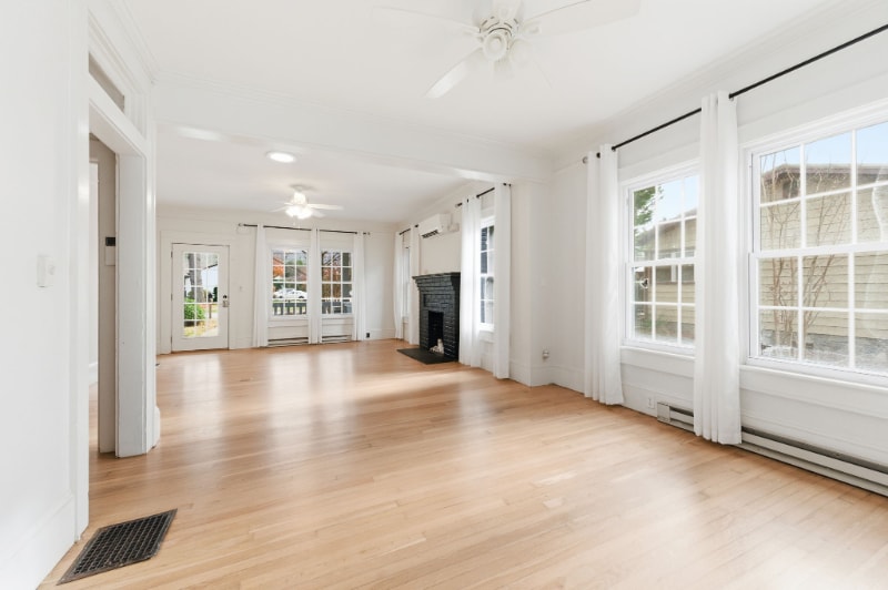 Building Photo - 1458 S Main St