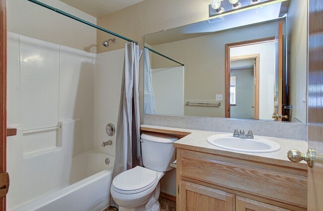 Building Photo - 3bd 2ba Ranch Style Home in North Salmon Creek - Avail Now!