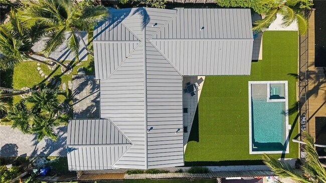 Building Photo - 1709 SW 5th Pl