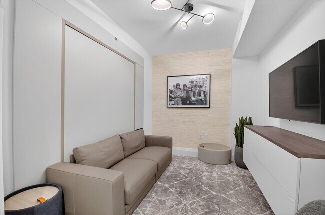 Building Photo - 200 SE Mizner Blvd