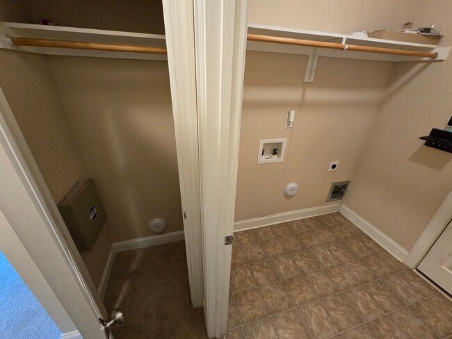 Building Photo - 47 Kentucky Derby Ln