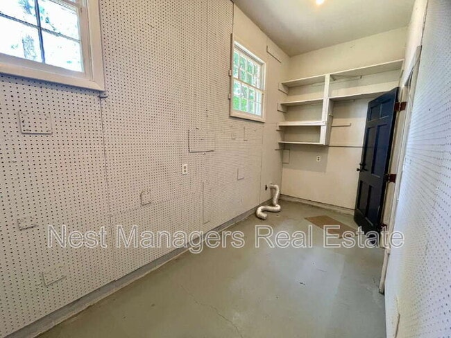 Building Photo - 2514 Dartmouth Dr
