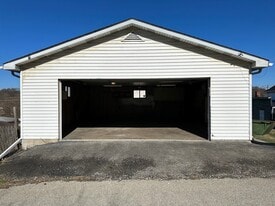 Building Photo - 612 N 3rd St