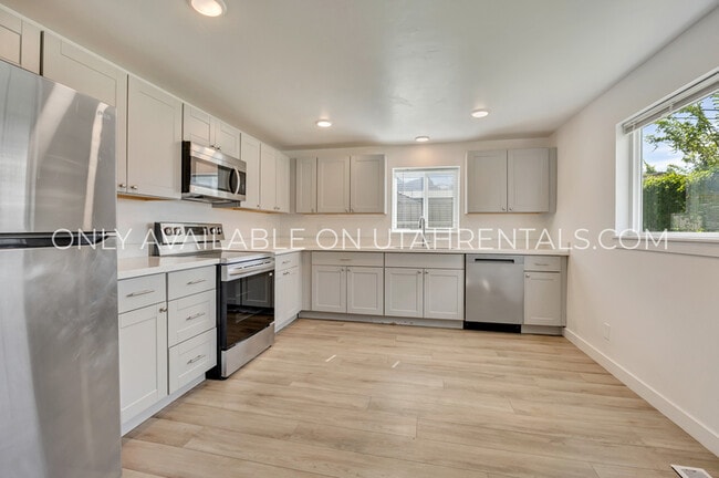 Building Photo - 1537 S 450 E