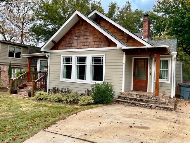Building Photo - Updated 3 BR/ 2 BA home on Roseland Drive ...