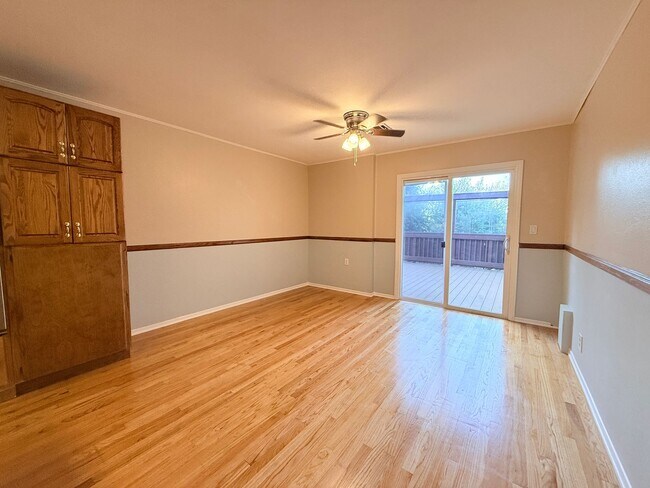 Building Photo - 4242 Briggs Ave