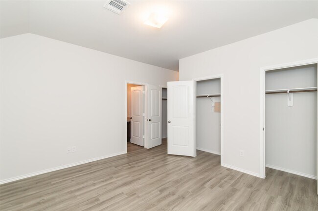 Building Photo - 24223 Paresi Ct