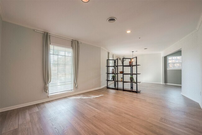 Building Photo - 7810 Locke Ln