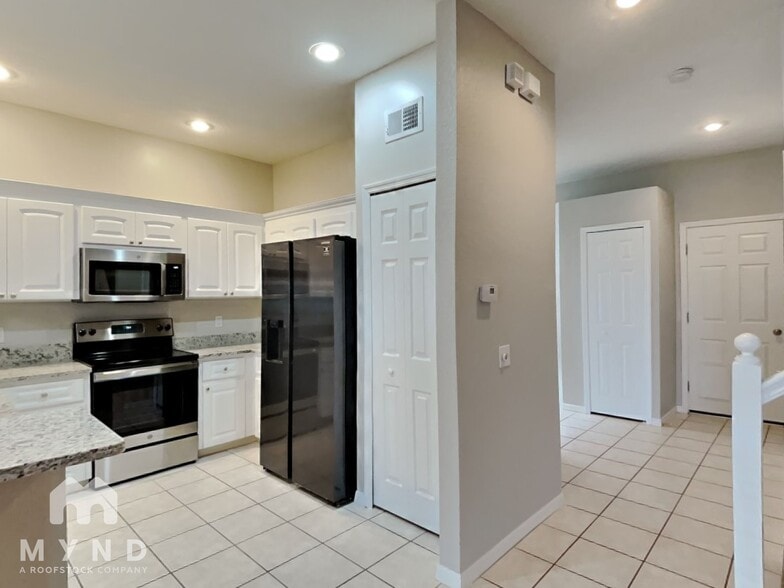 Building Photo - 12042 Lake Allen Dr