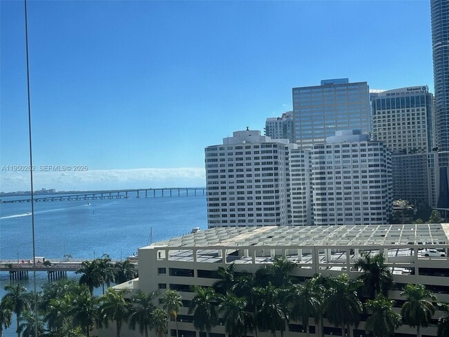 Building Photo - 495 Brickell Ave