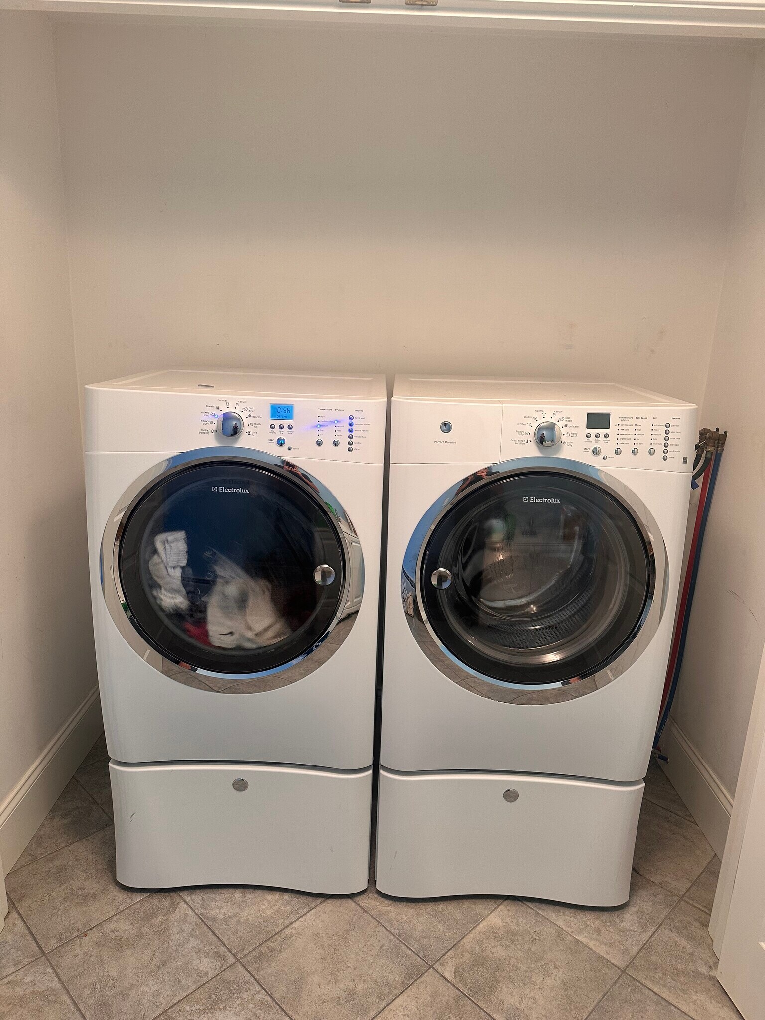 Washer/ dryer - 53 Edinboro St