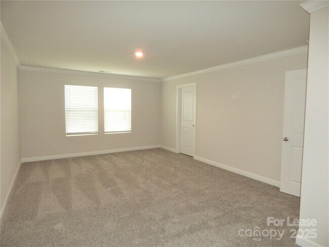 Building Photo - 1057 Red Apple St