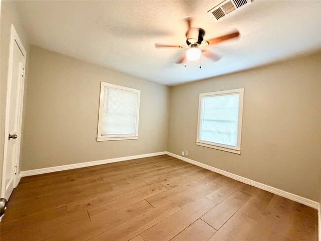 Building Photo - 4422 Mallow St