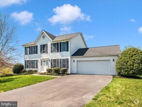 Building Photo - 6348 Twin Ponds Ln