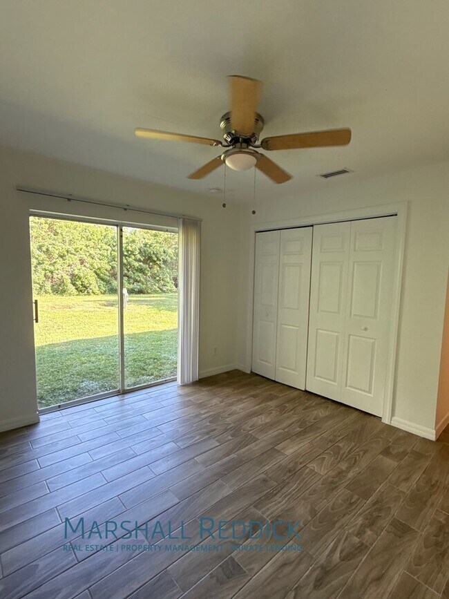 Building Photo - 3/2 Duplex Now Available