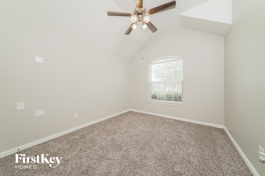 Building Photo - 1521 Toucan Dr