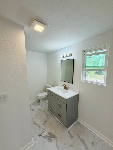 Building Photo - 1712 Plant St