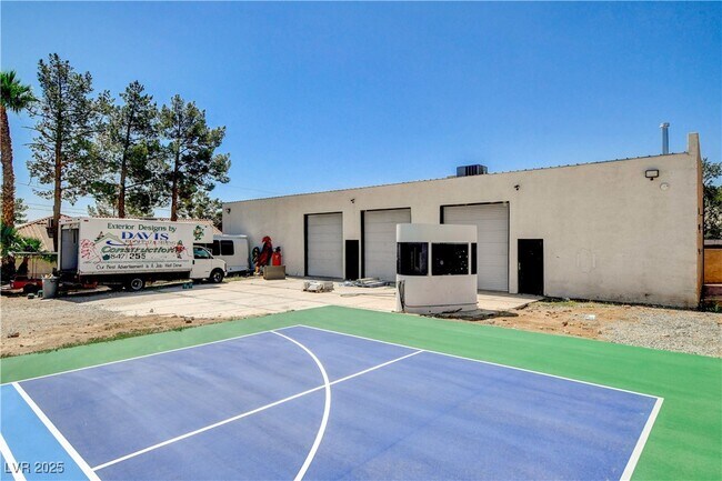 Building Photo - 3962 Euclid St