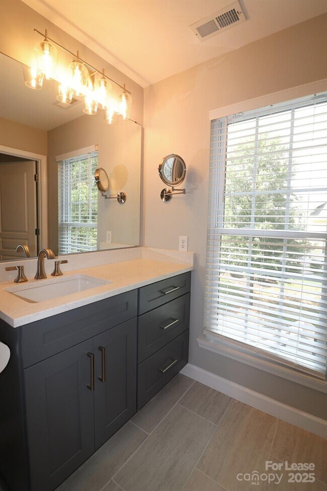 Building Photo - 564 6th Baxter Crossing